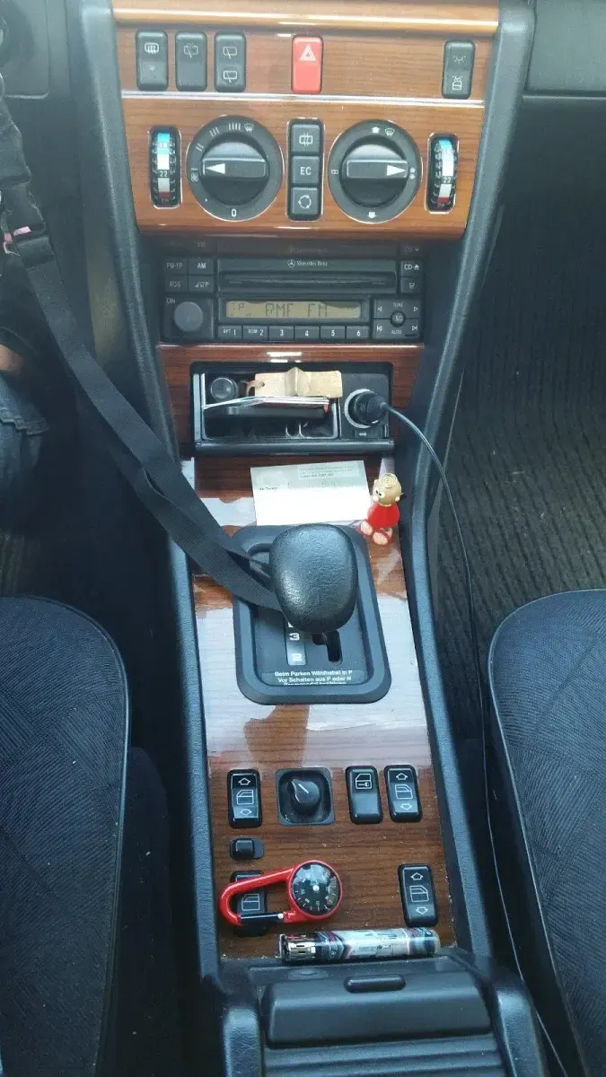 Second-hand Mercedes E250 113 CP (83 kW) 1995 Break