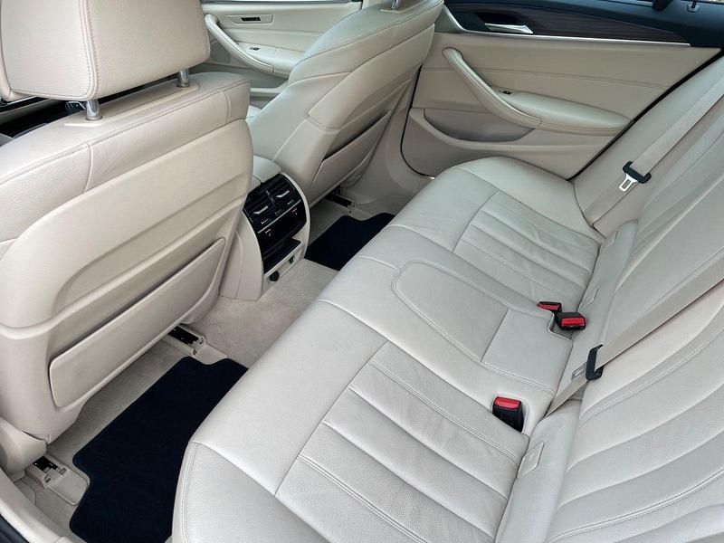 Gebraucht BMW 530 265 PS (194 kW) 2018 Blau Kombi