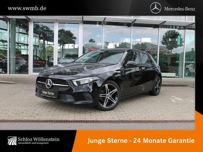 Schwarz Gebraucht 2020 Mercedes A180 Business Limousine | 24.470 € (Fairer Preis) - Bild 1/4
