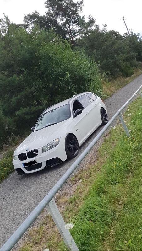 Gebraucht BMW 318 180 PS (132 kW) 2012 Weiß Kombi