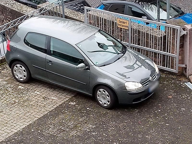 Gebraucht VW Golf V 102 PS (75 kW) 2004 Grün Kleinwagen