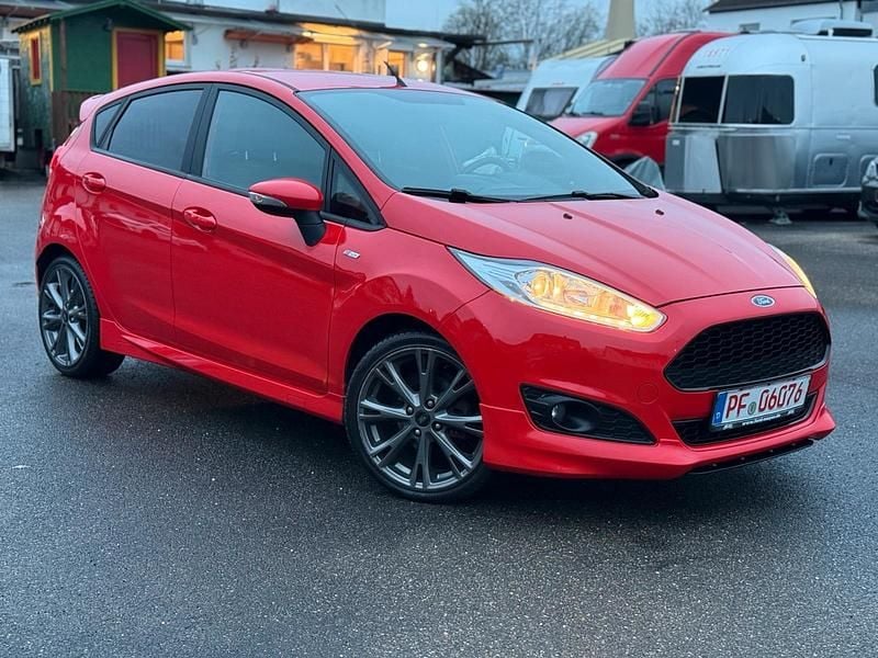 Rot Gebraucht 2017 Ford Fiesta ST-Line Limousine | 6.900 € (Superpreis) - Bild 1/4