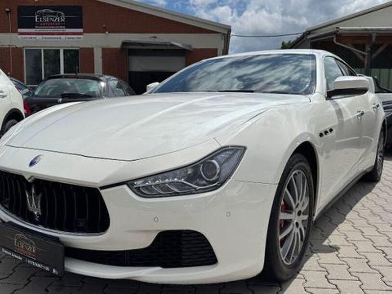 Weiß Gebraucht 2017 Maserati Ghibli Coupé | 20.999 € (Fairer Preis) - Bild 1/4