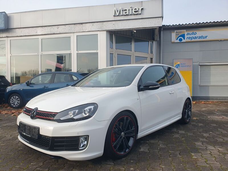 Weiß Gebraucht 2011 VW Golf VI Edition Limousine | 24.850 € - Bild 1/4