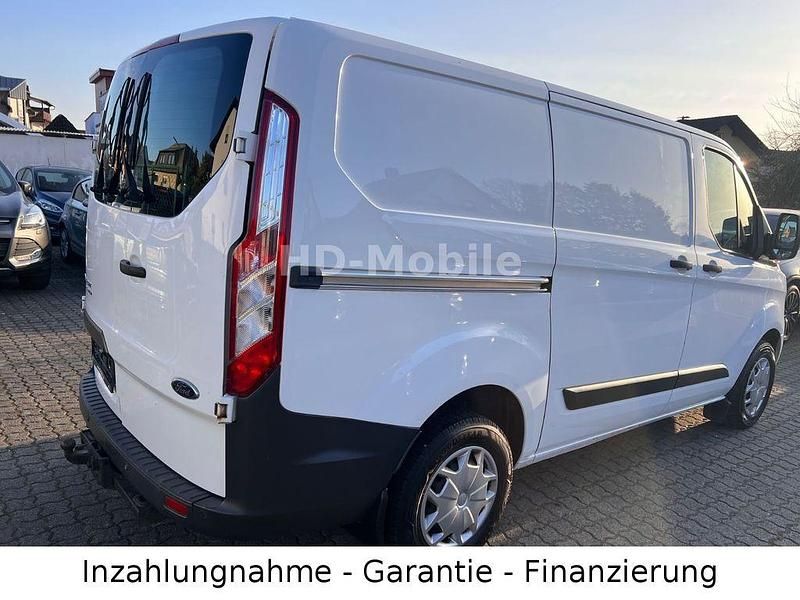 Gebraucht Ford Transit Custom 105 PS (77 kW) 2017 Weiß Van / Kleinbus