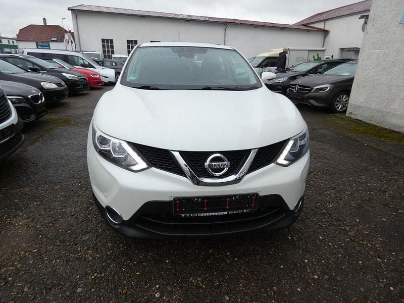 Gebraucht Nissan Qashqai Acenta 131 PS (96 kW) 2016 Weiß SUV