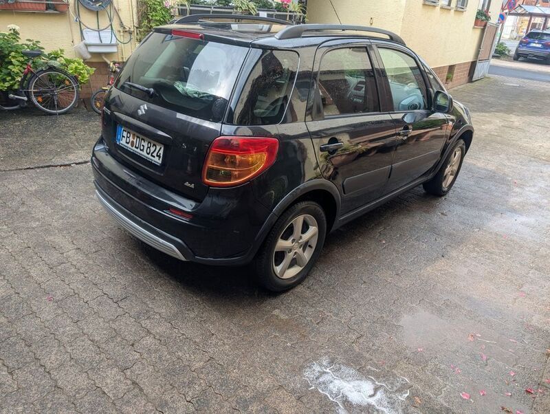 Schwarz Gebraucht 2010 Suzuki SX4 Comfort SUV | 3.700 € (Superpreis) - Bild 1/4