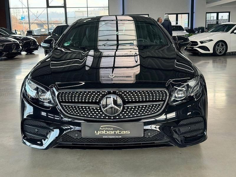 Gebraucht Mercedes E300 AMG line 245 PS (180 kW) 2018 Obsidianschwarz Coupé