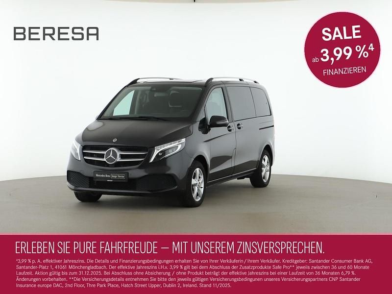 Grau Gebraucht 2022 Mercedes V220 Van / Kleinbus | 43.580 € (Superpreis) - Bild 1/4