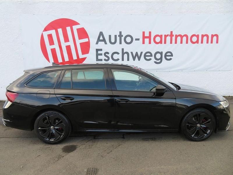 Gebraucht Skoda Octavia RS 200 PS (147 kW) 2023 Schwarzmagic perleffekt Kombi