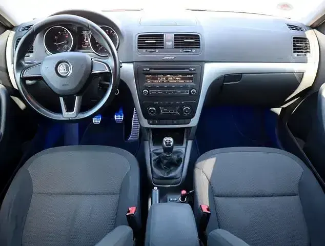 Gebraucht Skoda Yeti Ambition 122 PS (89 kW) 2015 Weiß SUV