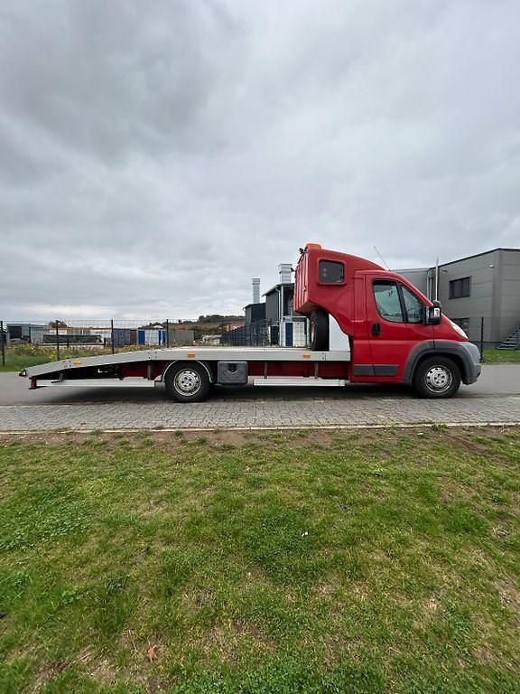 Gebraucht Peugeot Boxer 158 PS (116 kW) 2011 Rot Van