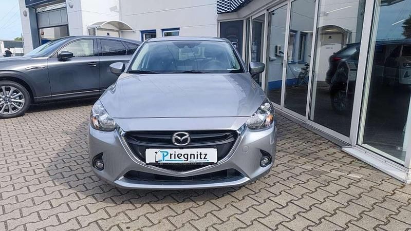 Plutossilber metallic Gebraucht 2016 Mazda 2 Kleinwagen | 11.990 € (Fairer Preis) - Bild 1/4