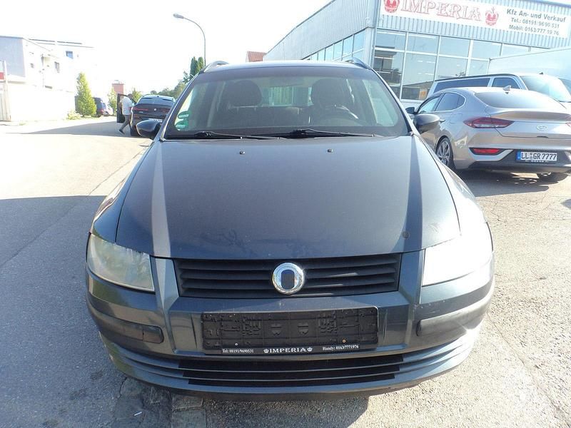 Grau Gebraucht 2003 Fiat Stilo Kombi | 1.999 € (Fairer Preis) - Bild 1/4