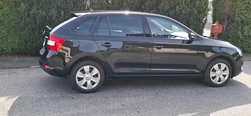 Gebraucht Skoda Rapid 90 PS (66 kW) 2017 Schwarz Kleinwagen