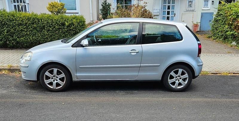 Silber Gebraucht 2006 VW Polo Sportline Limousine | 4.350 € - Bild 1/4