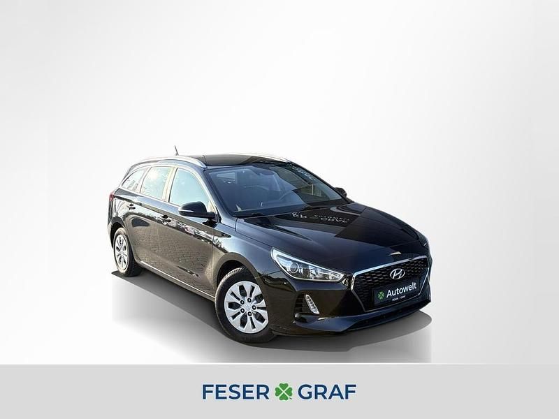 Gebraucht Hyundai i30 101 PS (74 kW) 2017 Phantom black Kombi