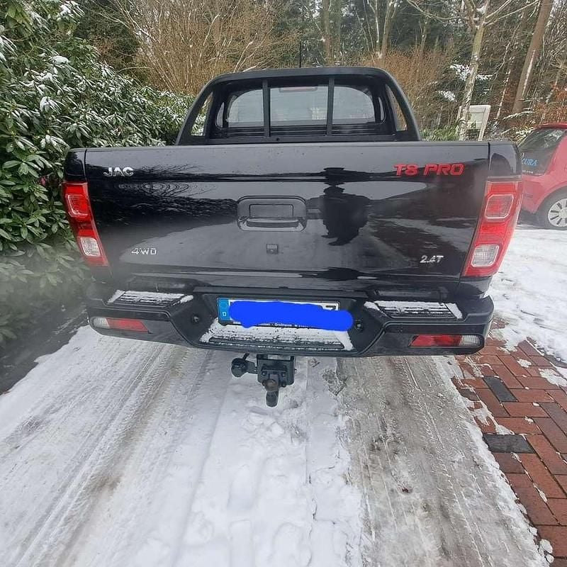 Gebraucht JAC JS8 205 PS (150 kW) 2023 Schwarz SUV