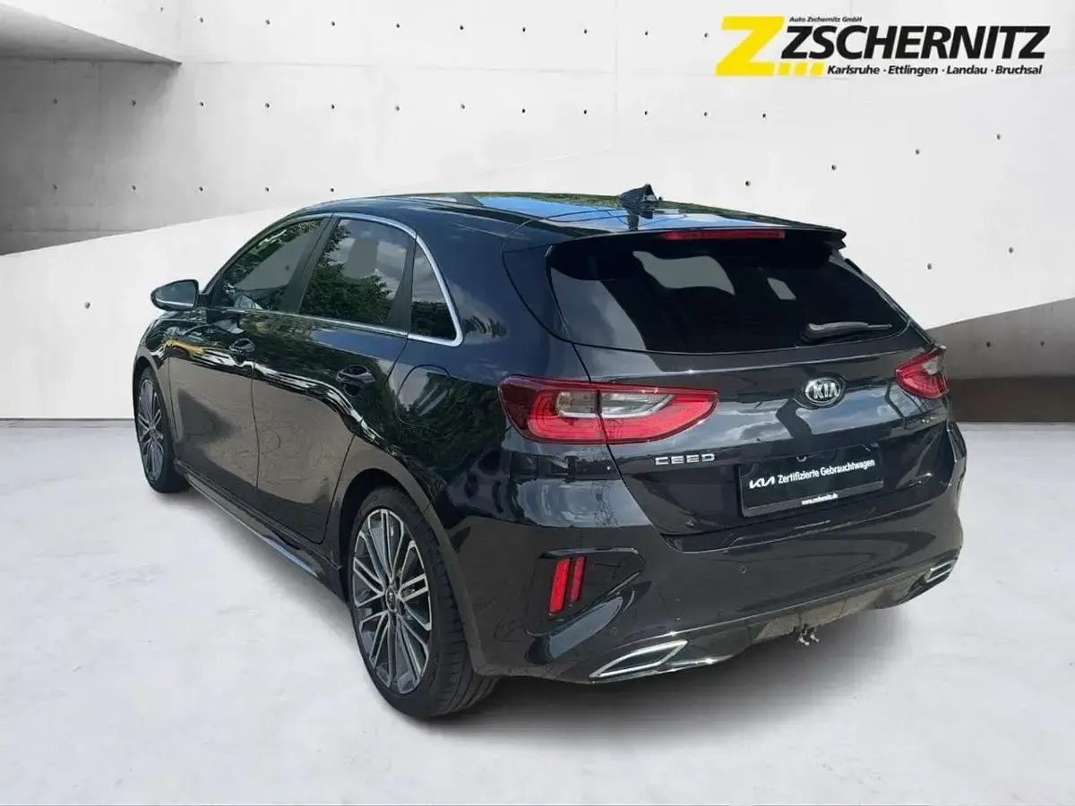 Gebraucht Kia Ceed GT GT-Line 140 PS (102 kW) 2020 (1k) zilinaschwarz met. Limousine