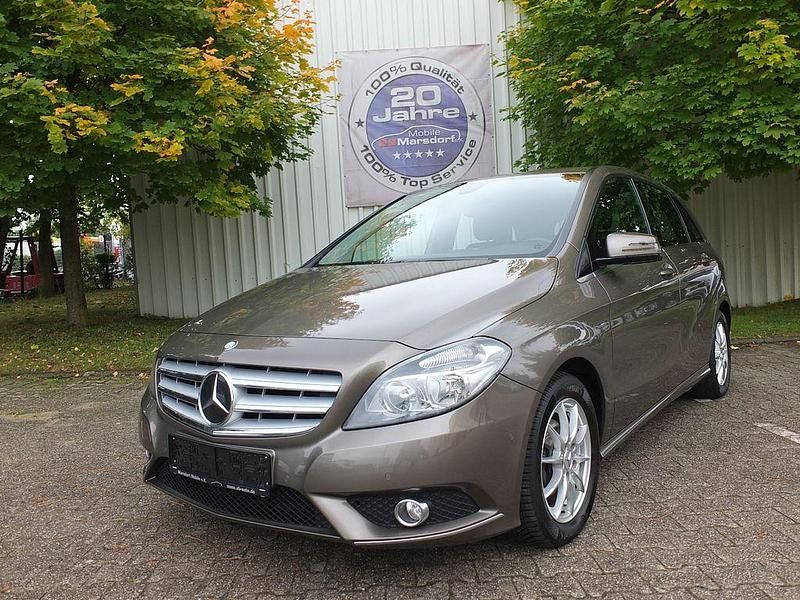Gebraucht Mercedes B180 122 PS (89 kW) 2012 Grau Van / Kleinbus