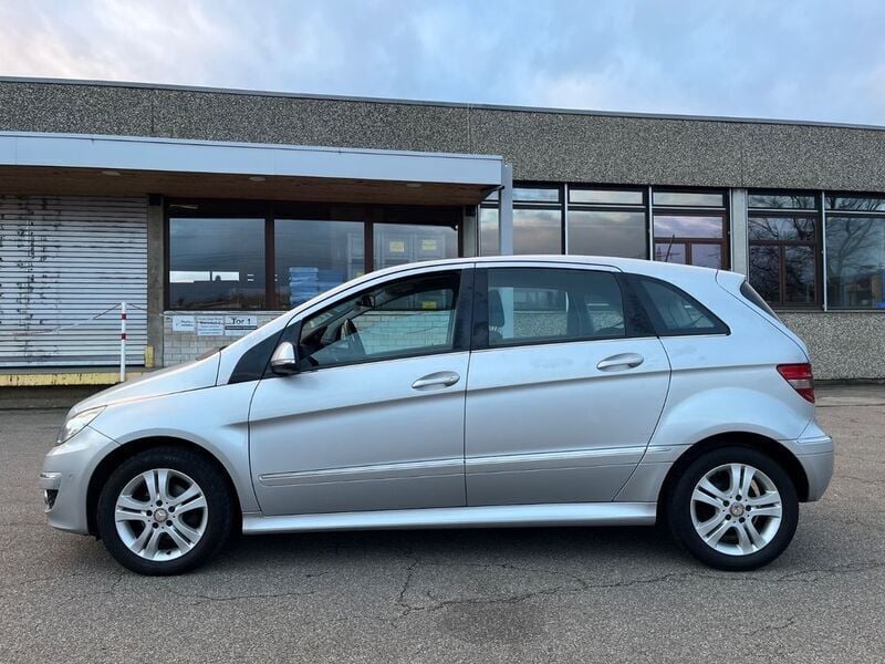 Gebraucht Mercedes B170 116 PS (85 kW) 2009 Silber Van / Kleinbus