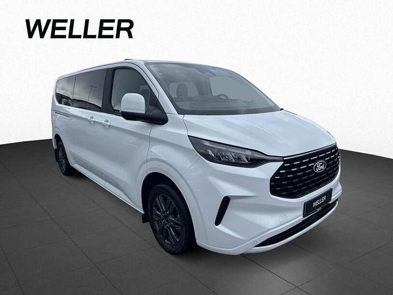 Gebraucht Ford Tourneo 170 PS (125 kW) 2024 Weiß Van / Kleinbus