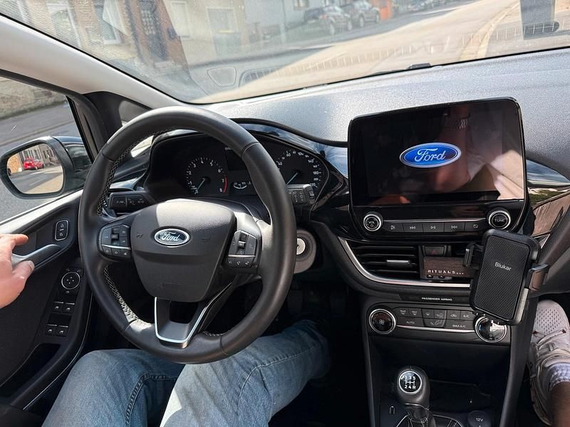 Gebraucht Ford Fiesta Titanium 75 PS (55 kW) 2021 Schwarz Kleinwagen