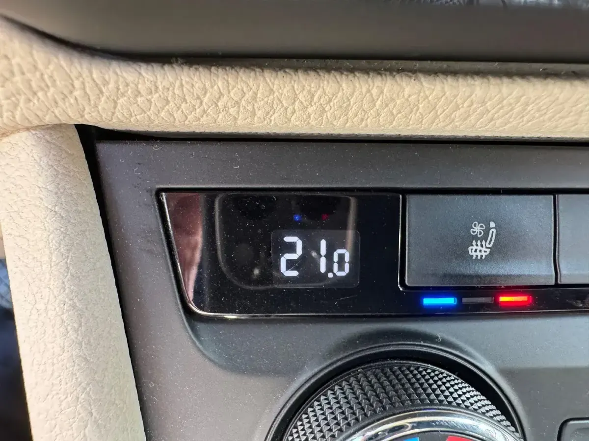 Gebraucht Skoda Superb Style 190 PS (139 kW) 2016 Grau Kombi
