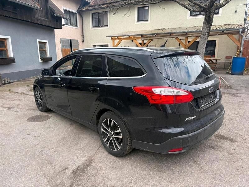 Second-hand Ford Focus Titanium 150 CP (110 kW) 2011 Negru Break