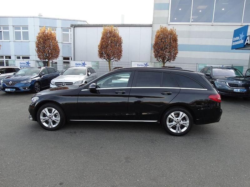 Schwarz Gebraucht 2020 Mercedes C220 Limousine | 19.780 € (Superpreis) - Bild 1/4