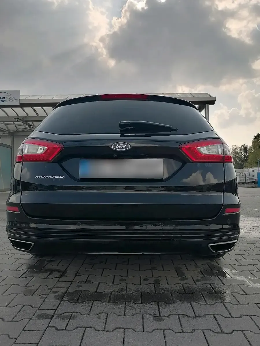 Gebraucht Ford Mondeo Titanium 211 PS (155 kW) 2016 Schwarz Kombi