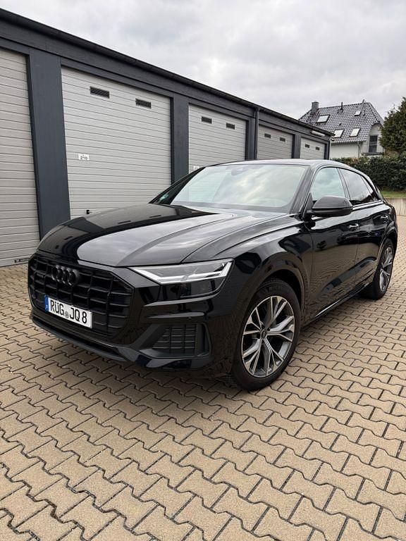 Gebraucht Audi Q8 286 PS (210 kW) 2022 Schwarz SUV