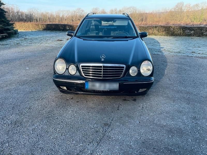 Schwarz Gebraucht 2001 Mercedes E320 Kombi | 3.000 € (Superpreis) - Bild 1/4