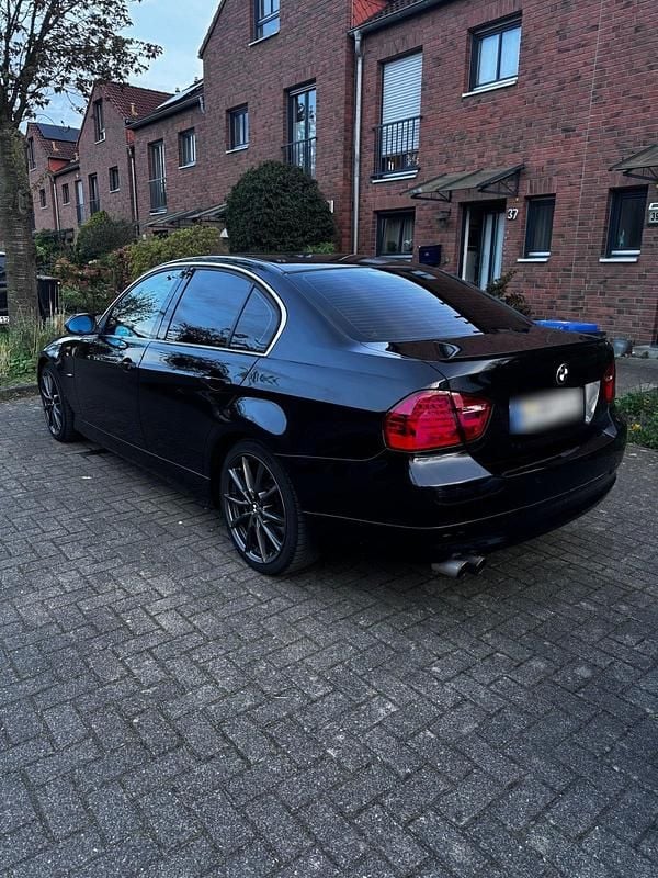 Second-hand BMW 325 218 CP (160 kW) 2005 Negru Berlinǎ