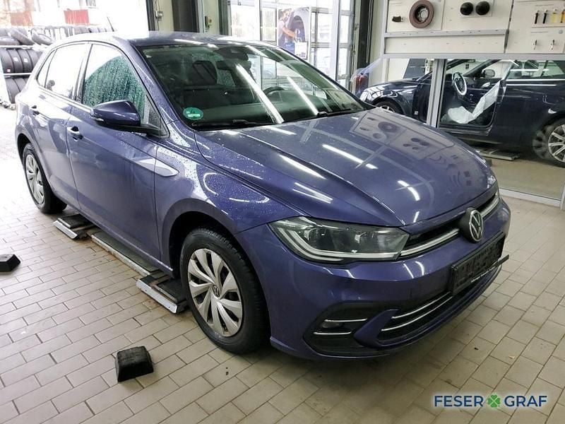 Gebraucht VW Polo Style 95 PS (69 kW) 2022 Vibrant violet metallic Kleinwagen