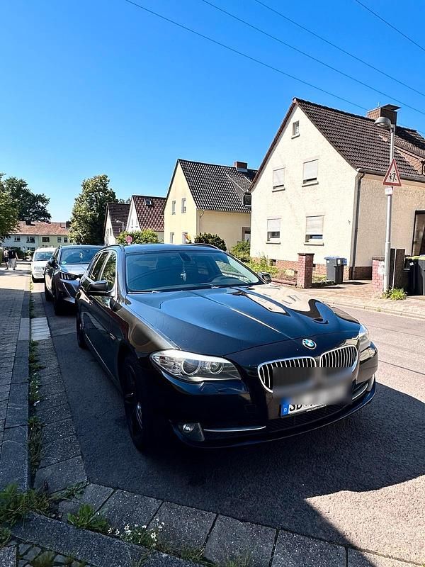Schwarz Gebraucht 2012 BMW 520 Kombi | 6.800 € (Superpreis) - Bild 1/4