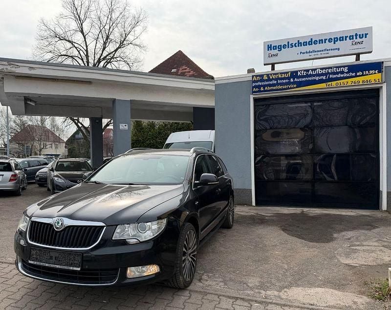 Gebraucht Skoda Superb LAURIN & KLEMENT 170 PS (125 kW) 2012 Schwarz Kombi