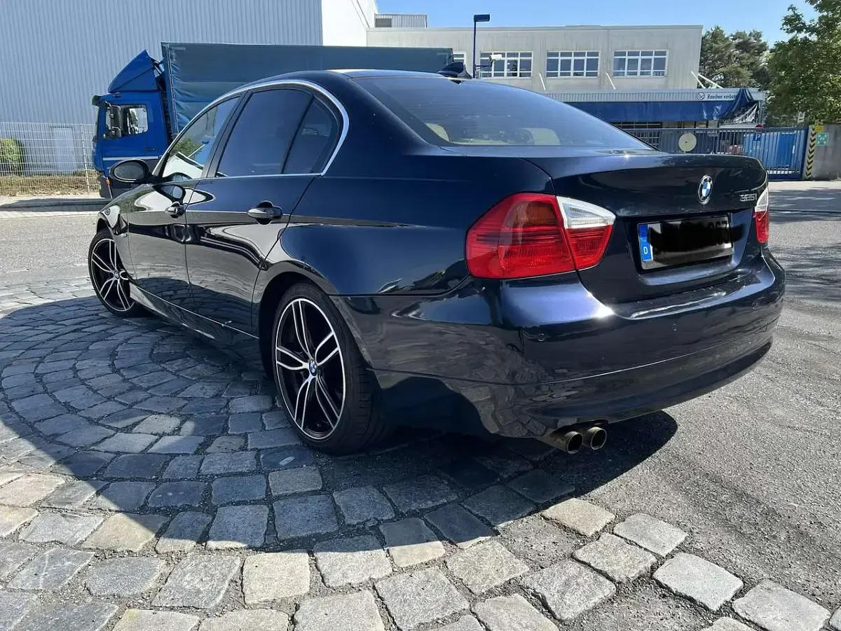 Gebraucht BMW 325 Basis 218 PS (160 kW) 2005 Blau Limousine