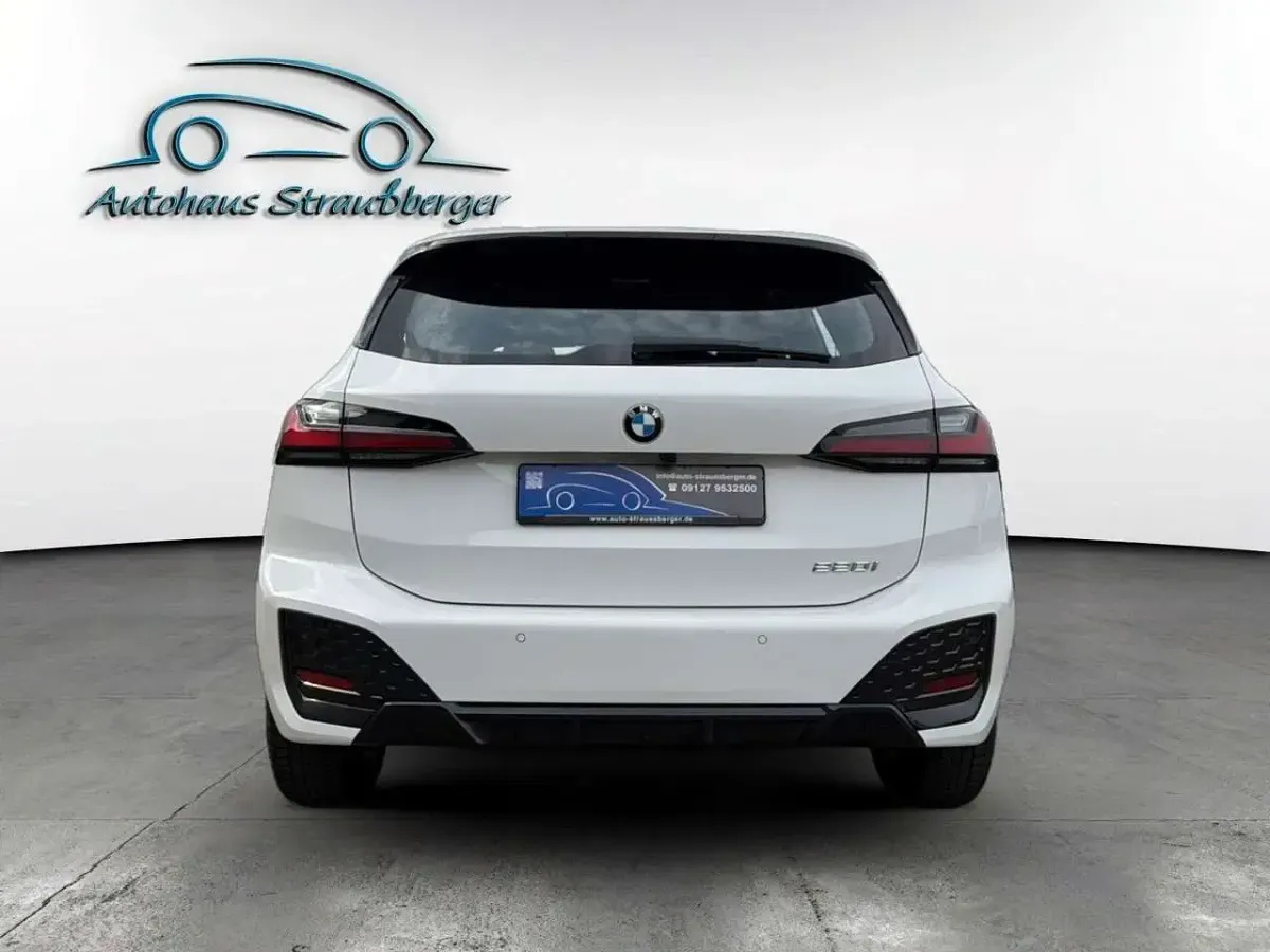 Gebraucht BMW 220 M Sport 170 PS (125 kW) 2024 Alpinweiss iii Coupé
