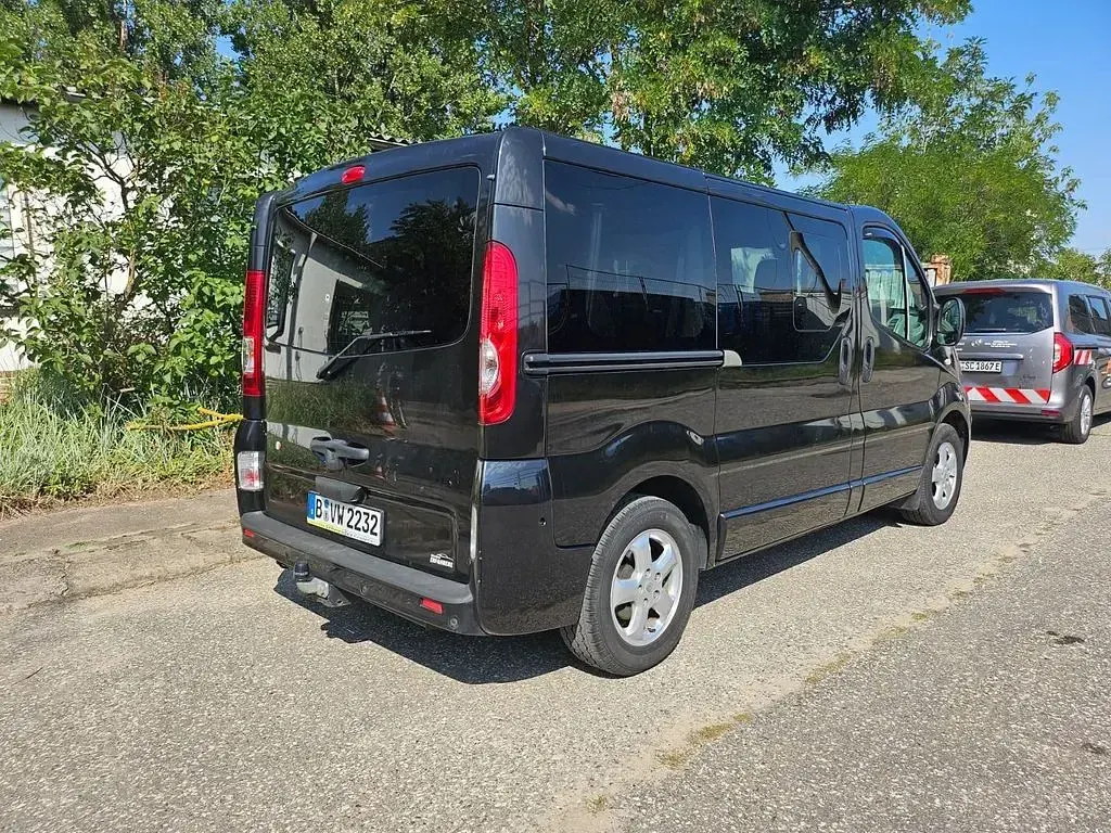Gebraucht Renault Trafic 114 PS (83 kW) 2013 Schwarz Van / Kleinbus