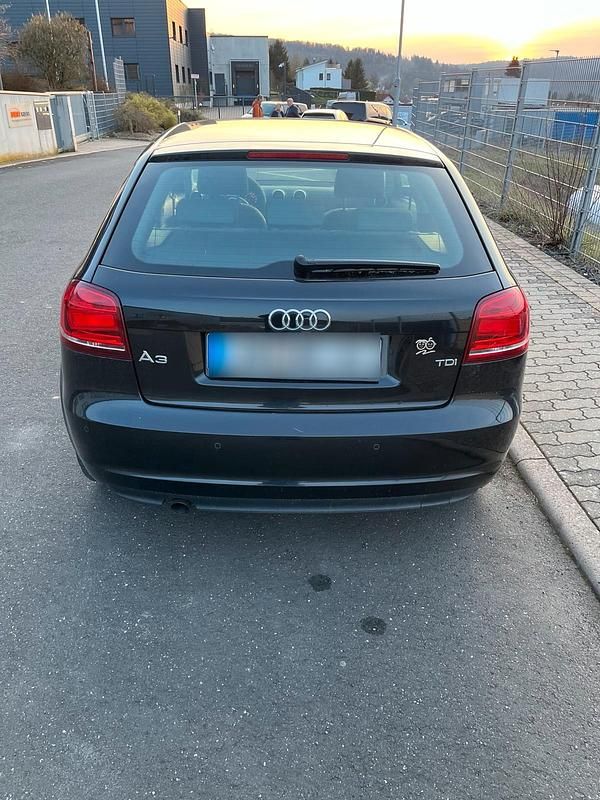 Gebraucht Audi A3 Attraction 105 PS (77 kW) 2011 Schwarz Kleinwagen