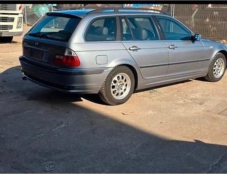 Gebraucht BMW 318 145 PS (106 kW) 2005 Silber Kombi