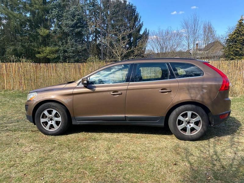 Gebraucht Volvo XC60 Momentum 163 PS (119 kW) 2011 Braun SUV