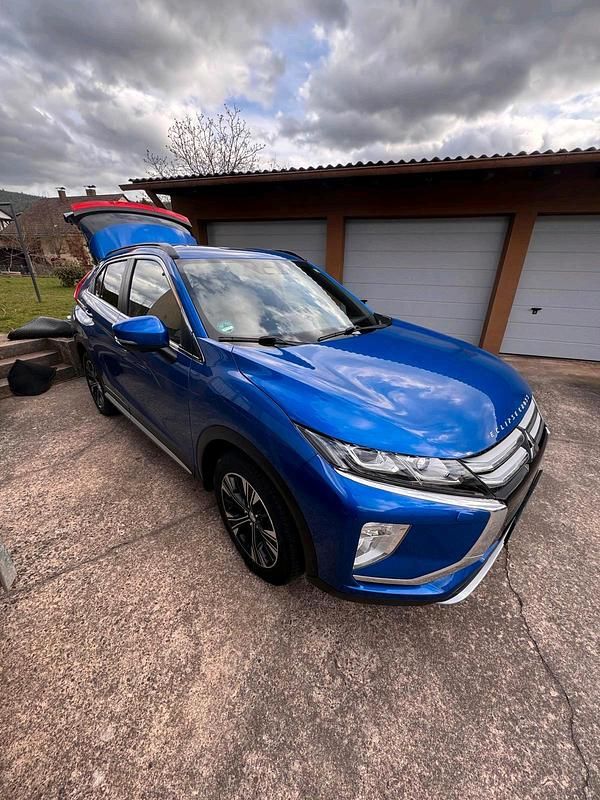 Gebraucht Mitsubishi Eclipse Cross 163 PS (119 kW) 2020 Blau SUV