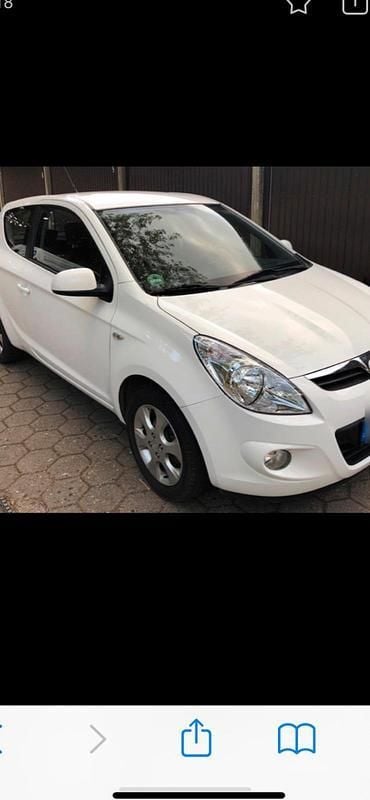 Weiß Gebraucht 2010 Hyundai i20 Kleinwagen | 3.200 € - Bild 1/3