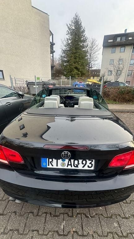 Gebraucht BMW 325 Cabriolet 218 PS (160 kW) 2008 Schwarz Cabrio