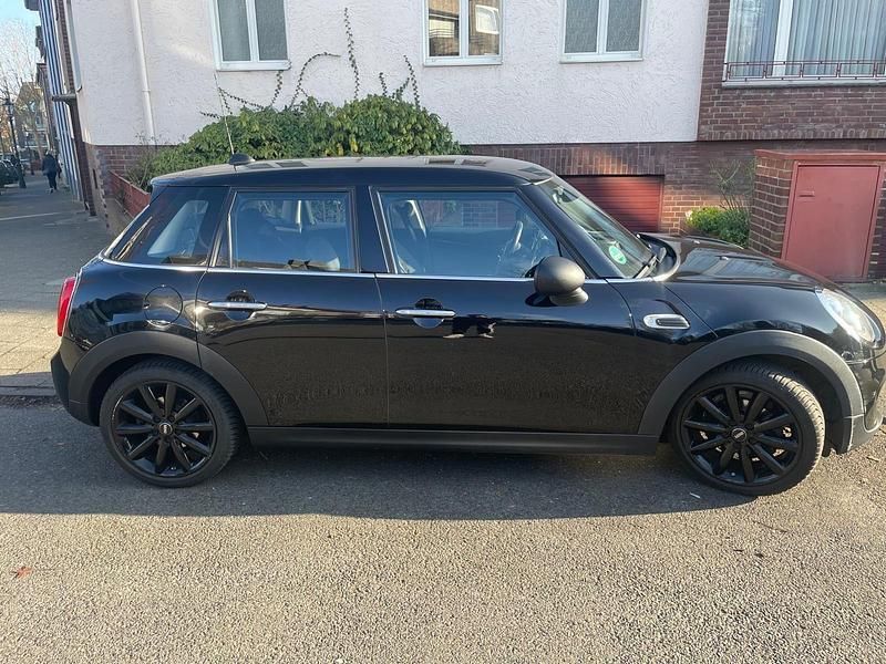 Second-hand Mini ONE 102 CP (75 kW) 2015 Negru Hatchback