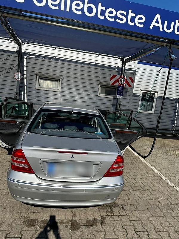 Gebraucht Mercedes C220 170 PS (125 kW) 2002 Silber Limousine