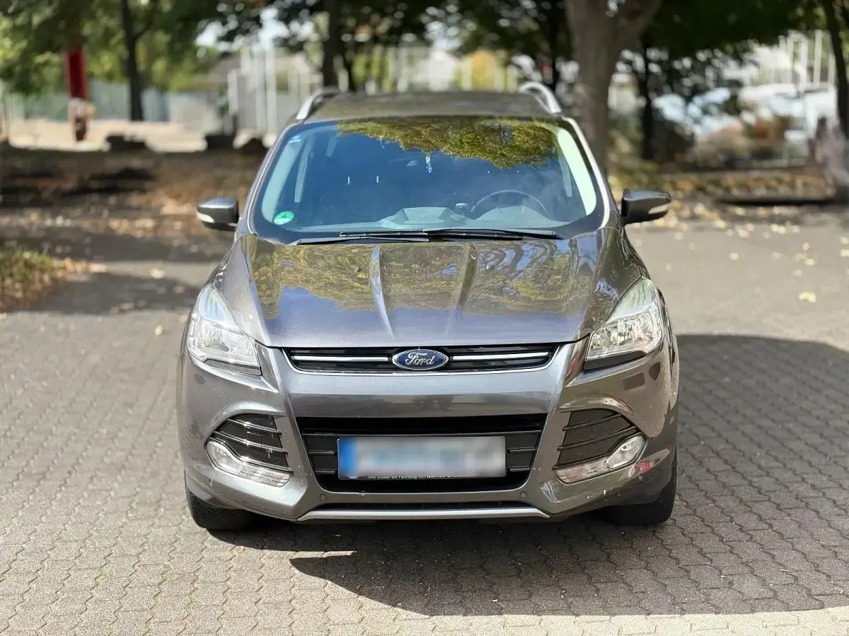 Gebraucht Ford Kuga 150 PS (110 kW) 2016 Grau SUV