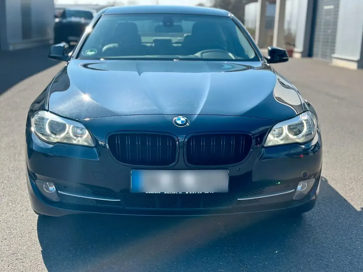 Gebraucht BMW 520 184 PS (135 kW) 2012 Schwarz Limousine